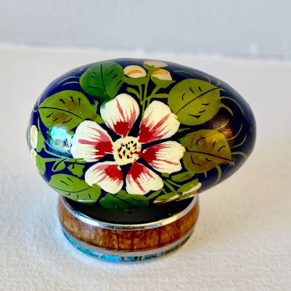 Indian Floral Hand Painted Quail's Egg - Picture 3 of 5